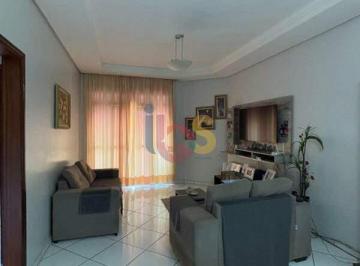 Casa · 250m² · 3 Quartos · 3 Vagas ·  Vendo uma Excelente Casa Espaçosa, Ventilada, e Iluminada