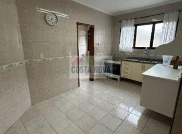 Apartamento · 81m² · 2 Quartos · 1 Vaga · Amplo apto 2 dormitórios com varanda e vaga demarcada no Marapé ? 81m² e lazer no prédio