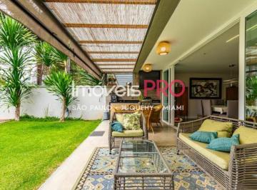 Casa · 424m² · 4 Quartos · 4 Vagas · Linda casa em condomínio, ótima localização!