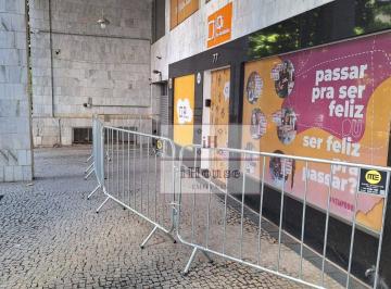 e2c68a02a84627e88b9867ede4a43bca0f13b4a2 · Loja e sobreloja com 520m² funcionários