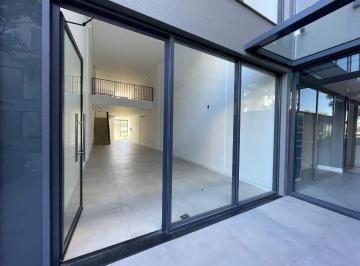 Comercial · 134m² · 1 Vaga · Saco Grande | Loja Comercial 