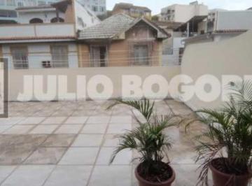 Casa · 191m² · 3 Quartos · 4 Vagas · Maravilhosa casa em condomínio. Nada a fazer!! Ótimo quintal e terraço, 3 quarto