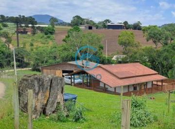Rural · 2900m² · 2 Quartos · 4 Vagas · Chácara em Meio a Natureza com Piscina, Lagoa e Terreno de 2.900m² à venda em Alfredo Wagner/SC