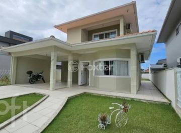 1e7fbc77 · Casa, 3 dormitórios, 211 m², em Pedra Branca