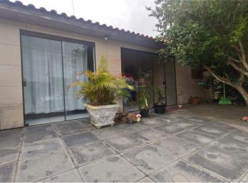 Casa · 135m² · 3 Quartos · 1 Vaga · Casa em Capão Novo em bairro residencial