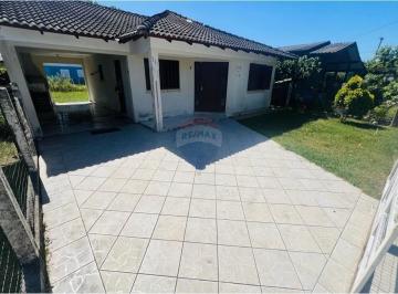 Casa · 300m² · 2 Quartos · 2 Vagas · Casa Exclusiva 2 Quartos (1 Suíte) com Pátio Privativo: Seu Oásis de Conforto e Lazer em Capão Novo.