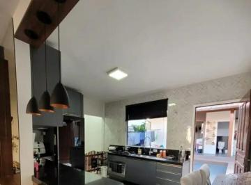 Casa de 3 quartos, Santana de Parnaíba · Casa á venda 3 dormitórios 215m² em Santana de Parnaíba -SP.