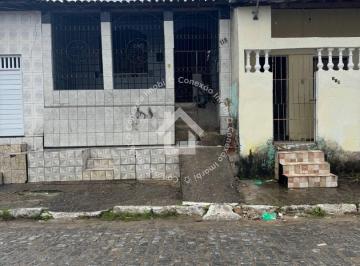 Vende-se casa no centro de Laranjeiras · Vende-se casa no centro de Laranjeiras