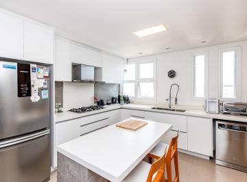 IMG_20250804_105335_000.jpeg · Versátil apartamento tipo para venda em Vila Anhangüera com 4 quartos, sendo 3 suítes, 411.62m² - re