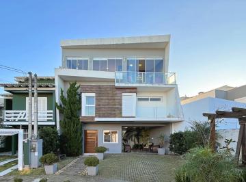 Casa · 224m² · 4 Quartos · 2 Vagas · Casa em Hípica