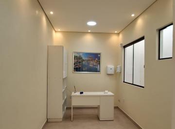 Comercial · 20m² · 1 Quarto · SALA COMERCIAL, na rua Serafim Valandro, bairro Centro.