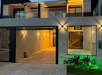 Casa · 150m² · 4 Quartos · 2 Vagas · Sobrado quadra mar alto padrão