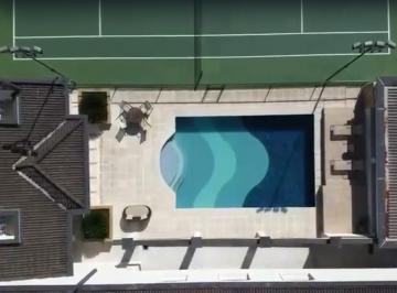 Casa de 4 quartos, São Paulo · Casa com 4 Quartos e 6 banheiros à Venda, 700 m² por R$ 9.800.000