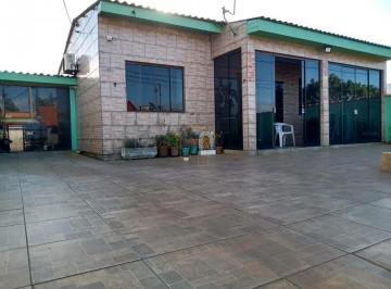 Casa · 1 Quarto · 1 Vaga · CASA COM PISCINA
