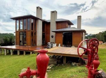 7350258bb951f567bf8e2500318c4a1db49e9ed3 · LINDA CHÁCARA EM CONDOMÍNIO FECHADO MANDIRITUBA. PISCINA PRIVATIVA, ESPAÇO GOURMET, POMAR. ÓTIMA LO