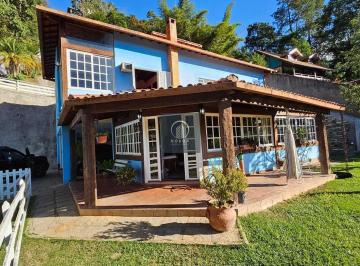 Casa · 220m² · 5 Quartos · 2 Vagas · Casa Duplex em Golfe, Teresópolis/RJ
