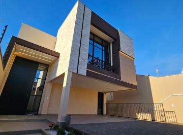 Casa · 230m² · 3 Quartos · 4 Vagas · Casa à venda em Londrina, Universitário, com 3 suítes, com 230 m²