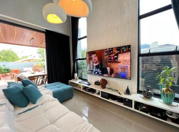 Casa · 280m² · 3 Quartos · 4 Vagas · Casa 3 Quartos com 3 Suítes e 258m² - Deltaville