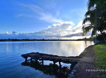 16 · LOCALIZADA ÀS MARGENS DO LAGO PARANOÁ, DECK, MARINA, GARAGEM PARA EMBARCAÇÕES E LOCAL PARA HELIPONTO