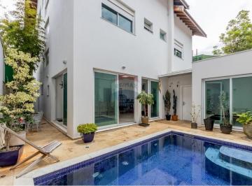 Casa · 360m² · 6 Quartos · 6 Vagas · "Seu Sobrado de Luxo em Santana, São Paulo"
