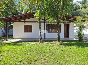Foto 05 · Casa térrea no Perequê, Ilhabela 4 quartos, 1 suíte e 3 vagas de garagem! Ideal para escolas.