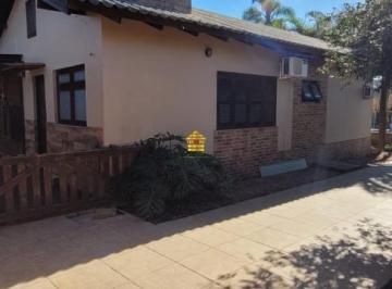 37588983_g.jpg · 
                                Casa com piscina e energia solar !
                            