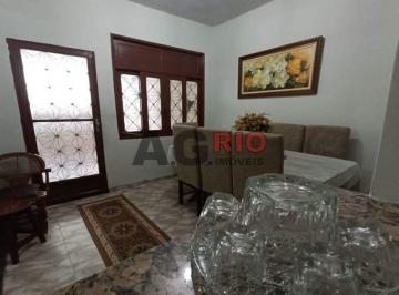 Casa · 106m² · 4 Quartos · 1 Vaga · DUAS CASAS À VENDA COM TOTAL DE 4 QUARTOS EM VILA VALQUEIRE