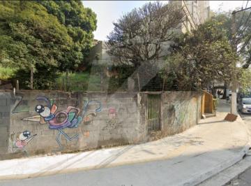 Terreno · 750m² · Terreno de 750m² em localização privilegiada no bairro de Santa Teresinha