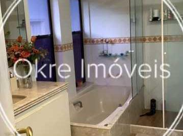 Casa · 663m² · 4 Quartos · 3 Vagas · Casa em Condomínio - Térrea / Residencial / Anil