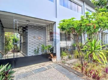 Casa · 377m² · 5 Quartos · 4 Vagas · Casa em Encruzilhada, Recife/PE de 377m² 5 quartos à venda por R$ 750.000,00
