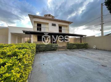 Casa · 247m² · 4 Quartos · 5 Vagas · Casa em Guilhermina Vieira Chaer, Araxá/MG de 247m² 4 quartos à venda por R$ 760.000,00