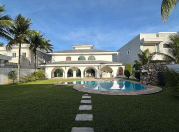 Casa · 400m² · 4 Quartos · 4 Vagas · Casa frente praça à venda no condomínio Jardim Acapulco.