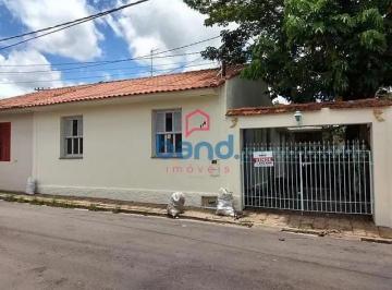casa-no-centro-com-3-quartos-e-barracao1741039317030wyavs.jpg · Casa no centro com 3 quartos e barracão.