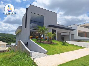 Casa · 240m² · 3 Quartos · 4 Vagas · Casa em condomínio