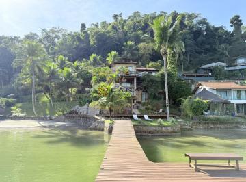 Casa · 350m² · 4 Quartos · 2 Vagas · Belíssima casa para temporada frente mar em Angra dos Reis/RJ