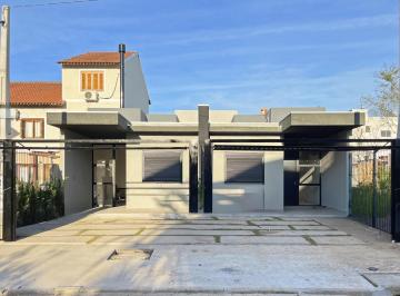 Casa · 79m² · 2 Quartos · 2 Vagas · Casa Nova ! Térrea com 2 dormitórios sendo 1 suíte no Residencial Hípica Boulevard, zona sul de Port