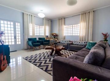 Casa · 263m² · 3 Quartos · 4 Vagas · CASA DE 775M² EM VICENTE PIRES COM 3 QUARTOS SENDO 1 SUÍTE
