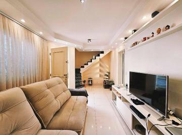 6a5dac09bf8d5b071a67d0c51787a516eeaec4b4 · Casa em Condomínio com vaga coberta e piscina no Bom Clima