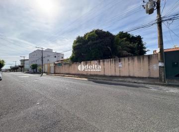 Comercial · 720m² · Área disponível para venda no bairro Santa Mônica em Uberlândia-MG
