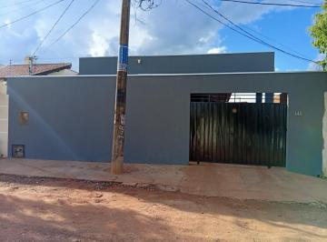 frente · Alugo casa próximo ao centro escolas e mercados 