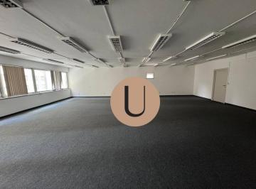 394645470fc48e5daed5228809e198bc34e4eaba · Sala de 170 m² de área construída,   e 122 m² de área útil mais uma vaga de garagem