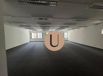 0d115fa31f008d320060622241842285fdfc669e · Sala de 170 m² de área construída,   e 122 m² de área útil mais uma vaga de garagem