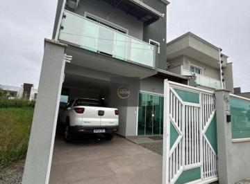 Casa · 142m² · 4 Quartos · 2 Vagas · Sobrado à Venda em Barra Velha – Itajuba- A apenas 700 metros da praia!