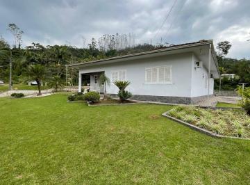 Casa · 205m² · 3 Quartos · 2 Vagas · Casa à venda no bairro Centro - Guabiruba/SC