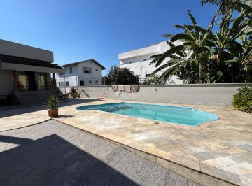 Casa · 161m² · 2 Quartos · 4 Vagas · Casa Moderna no Coração da Cidade