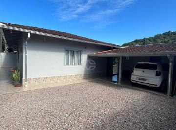 Casa · 140m² · 4 Quartos · 2 Vagas · Casa à venda no bairro Azambuja - Brusque/SC