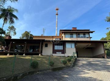 Casa · 218m² · 3 Quartos · 2 Vagas · Casa com Muito Espaço Externo