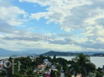45694b41 · Casa, 3 dormitórios, 232 m², em Abraão
