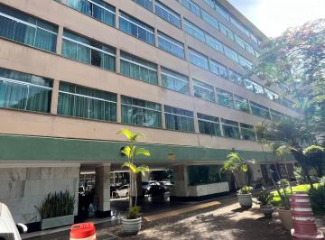 Apartamento de 3 quartos, Brasília · ALUGA-SE – APARTAMENTO ESPAÇOSO, VAZADO, NO MELHOR PRÉDIO DA QUADRA! SQS 306