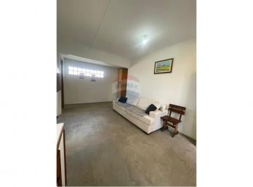 Casa · 248m² · 5 Quartos · 2 Vagas · Oportunidade Única na Zona Leste: Imóvel Comercial e Residencial Rentável!
